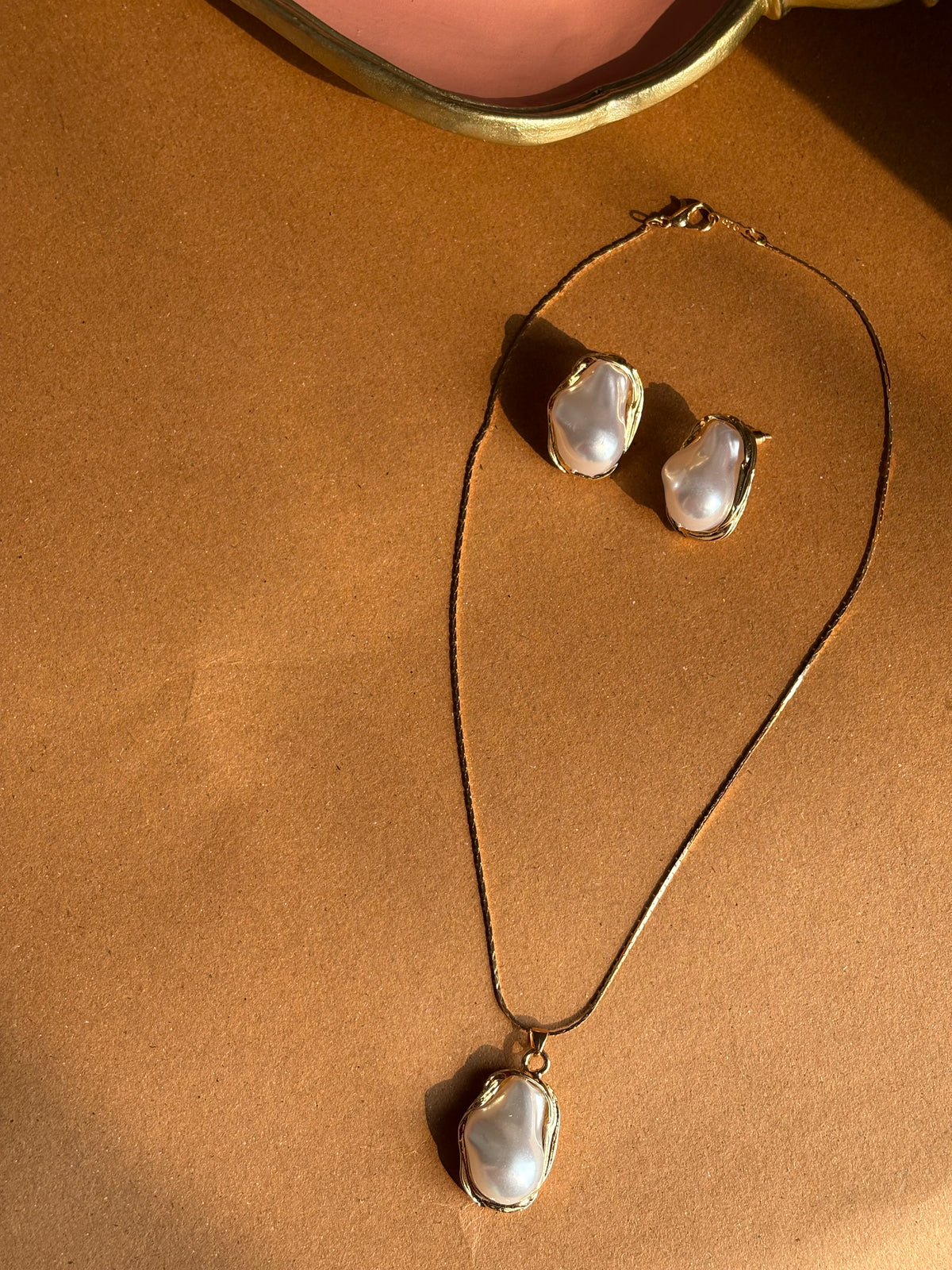 Elara Pearl Set